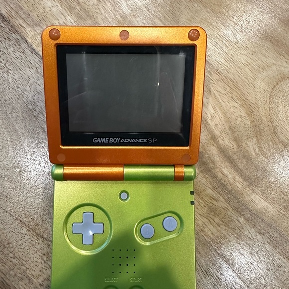 SOLD Nintendo Gameboy Advance SP AGS-001 Shrek Limited Edition Green & Orange - Picture 3 of 8